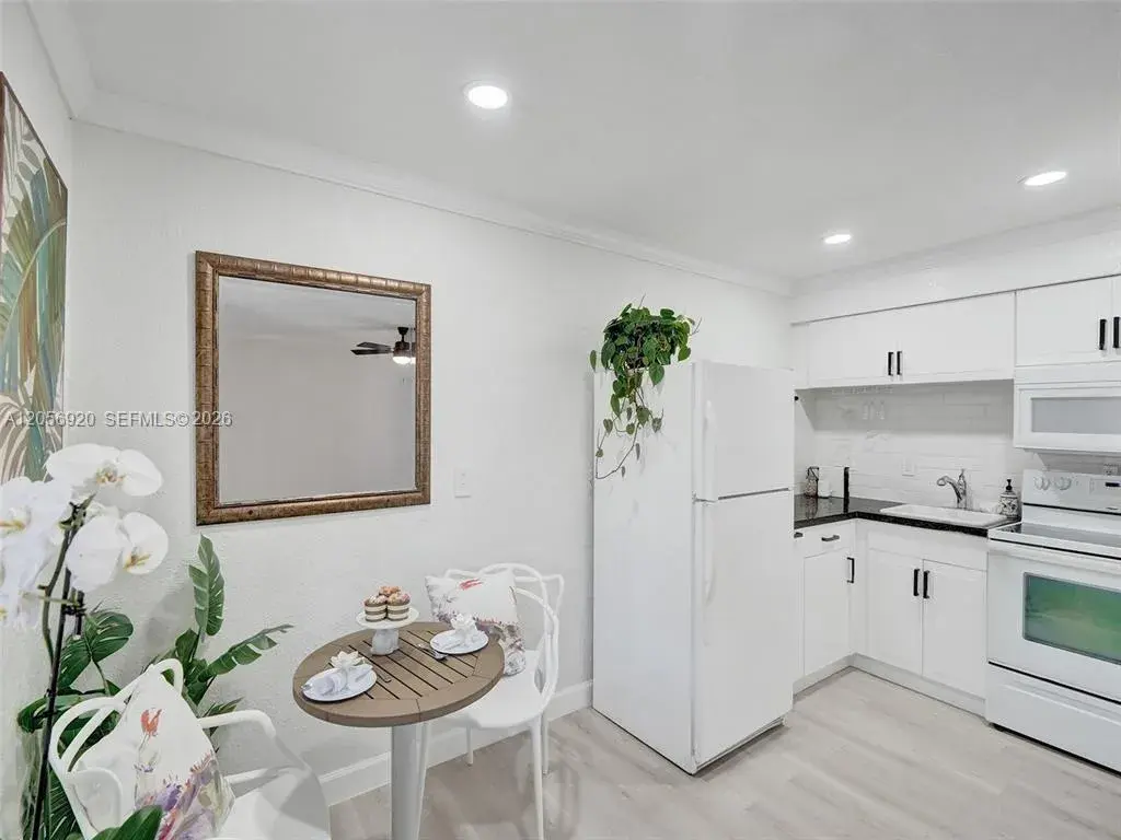 1 bedroom 1 bath Residential Lease for rent at 1808 NE 11th Ave # 1, Fort Lauderdale FL 33305