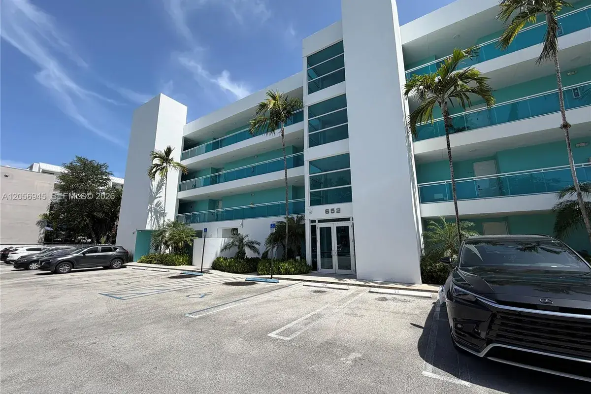 652 NE 63rd St # 404, Miami FL 33138