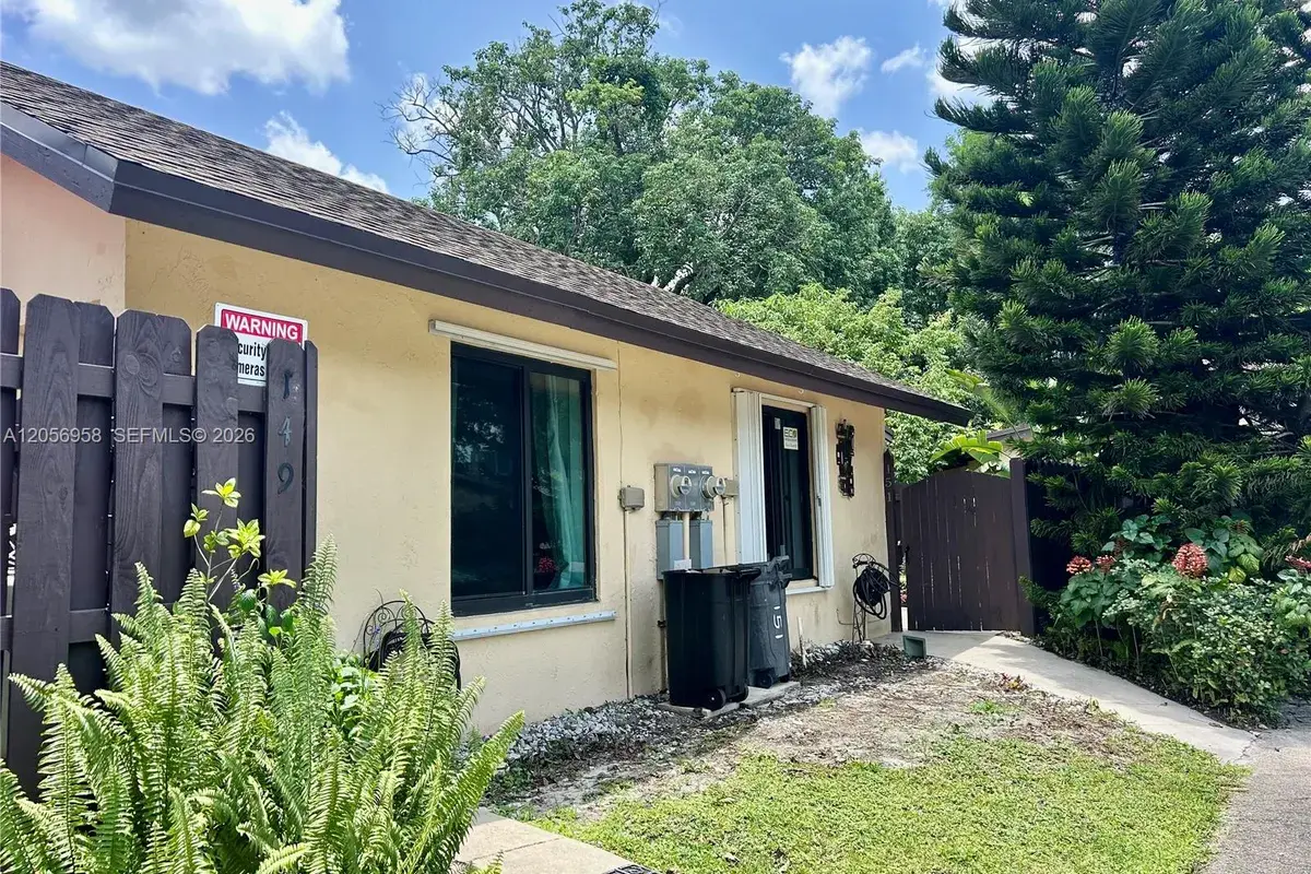 151 Essex Rd # 30, Hollywood FL 33024