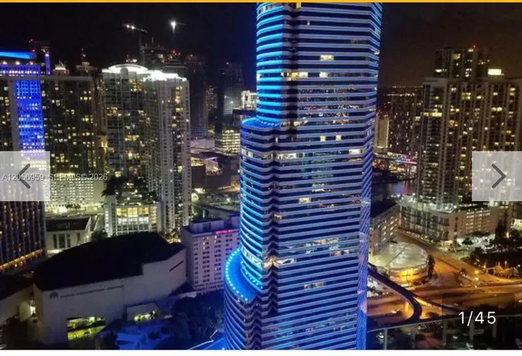 1 bedroom 1 bath Residential Lease for rent at 151 SE 1st St # 1803, Miami FL 33131