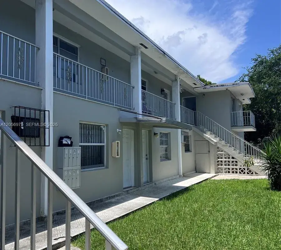 121 NE 80 TER # 5, Miami FL 33131