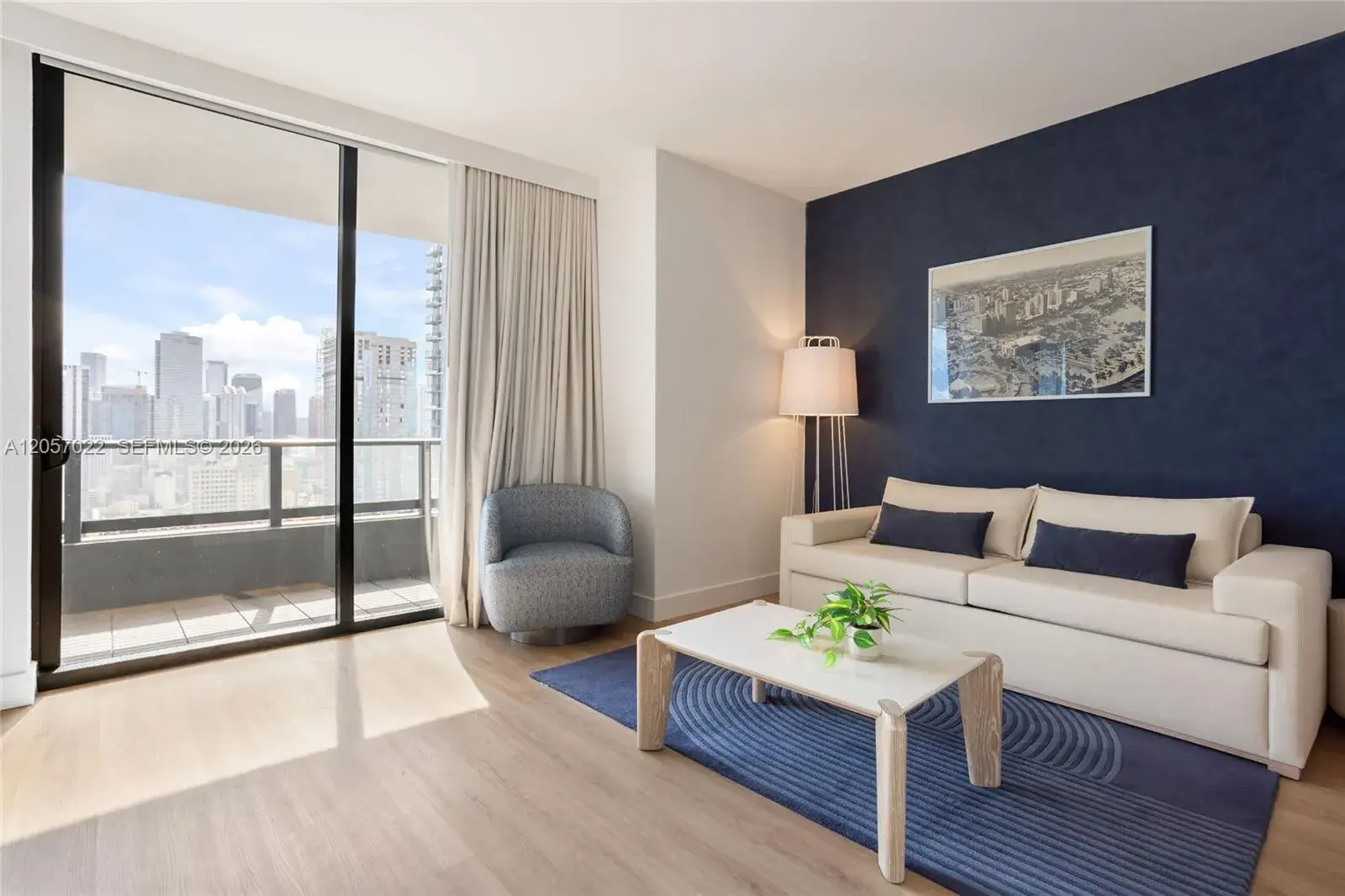 1 bedroom 2 bath Residential Lease for rent at 159 NE 6th St # 2012, Miami FL 33132