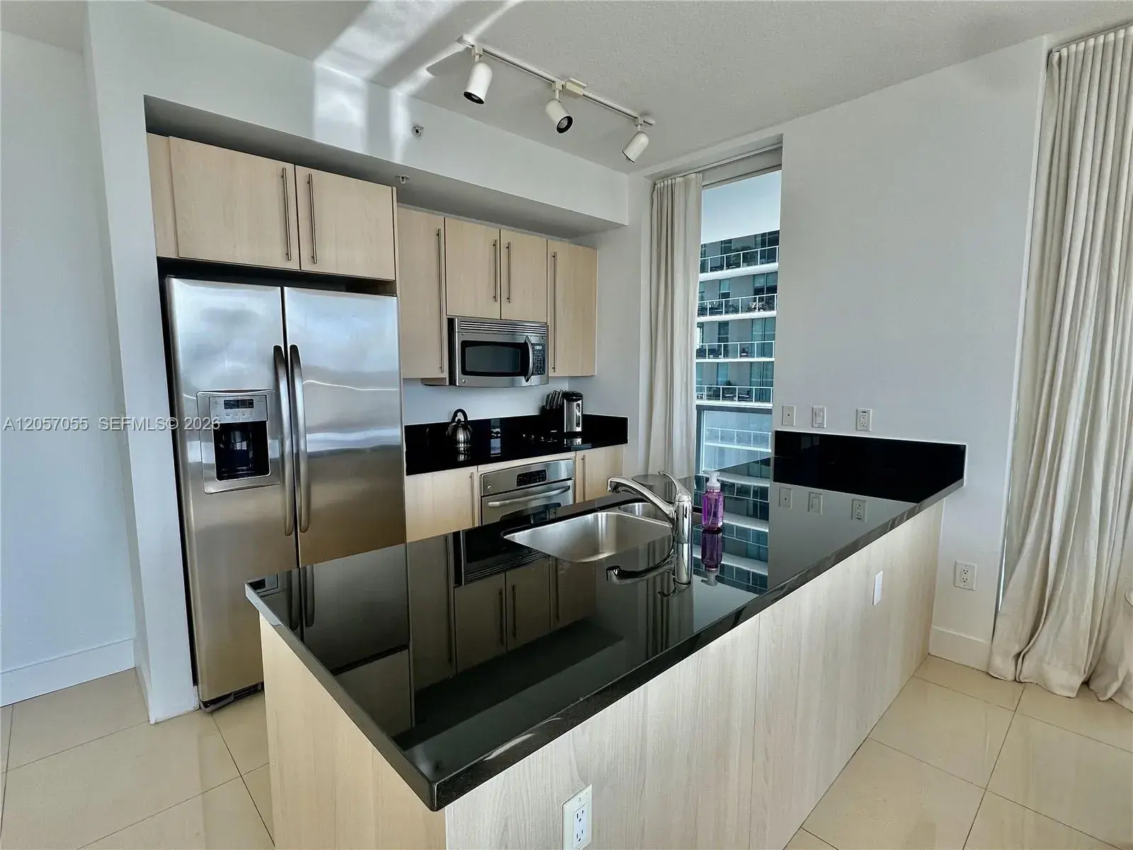 1111 SW 1st Ave # 1914, Miami FL 33130