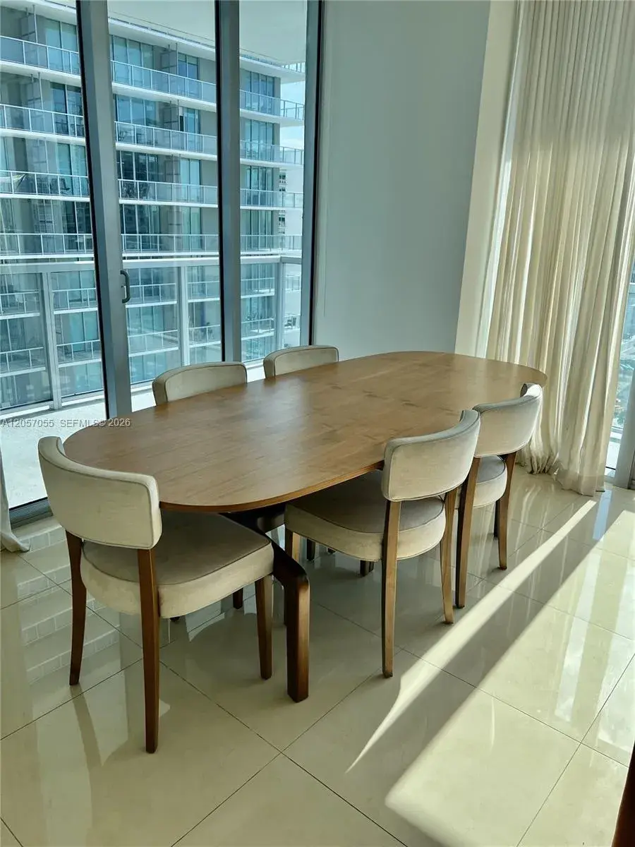 1111 SW 1st Ave # 1914, Miami FL 33130