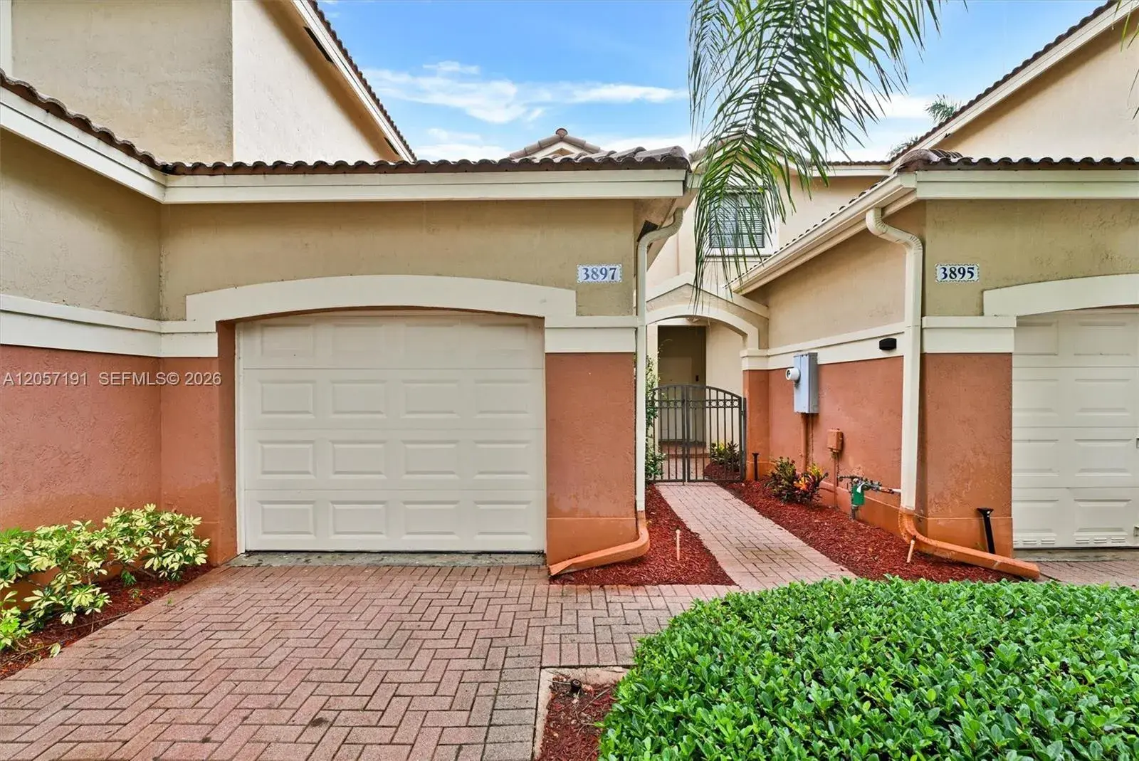 3897 Tree Top Dr, Weston FL 33332
