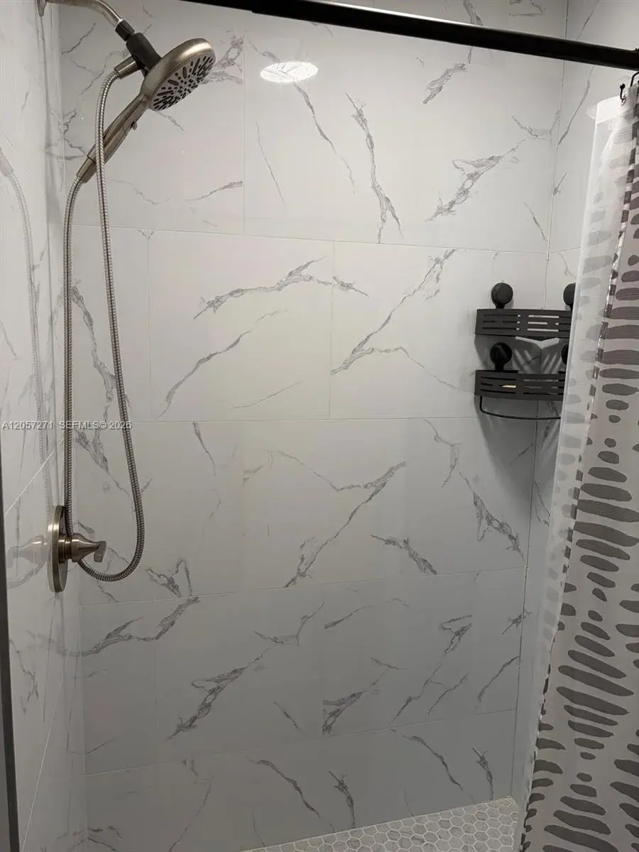840 NE 159th St # 1, North Miami Beach FL 33162