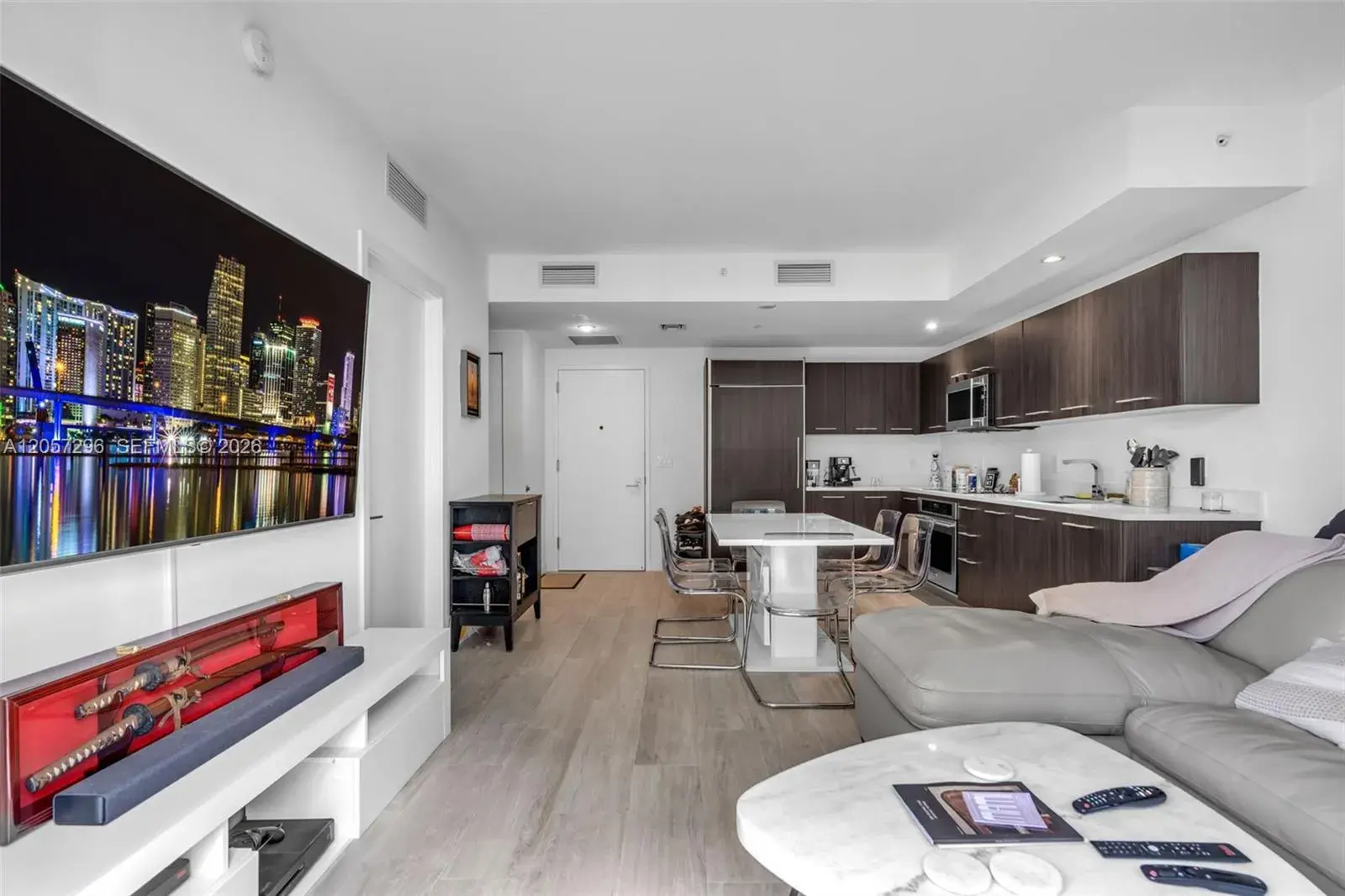 55 SW 9th St # 2407, Miami FL 33130