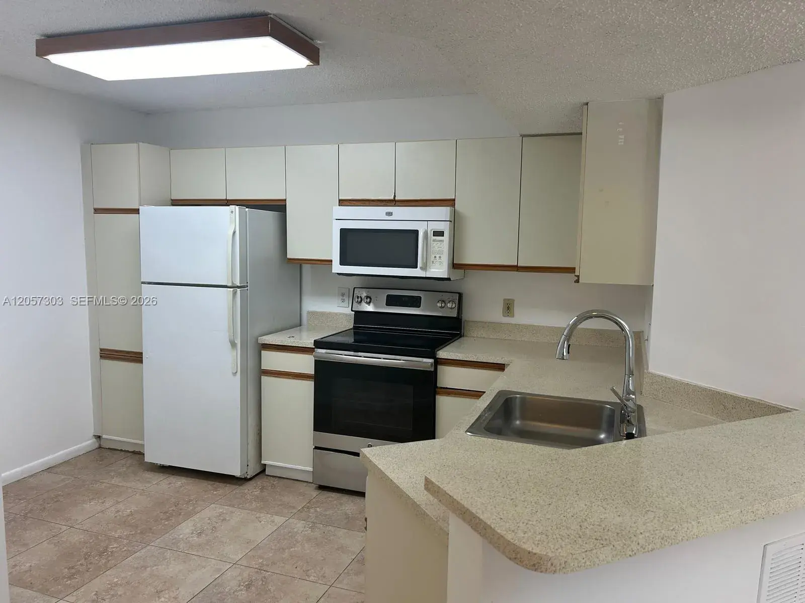 8851 Wiles Rd # 208, Coral Springs FL 33067