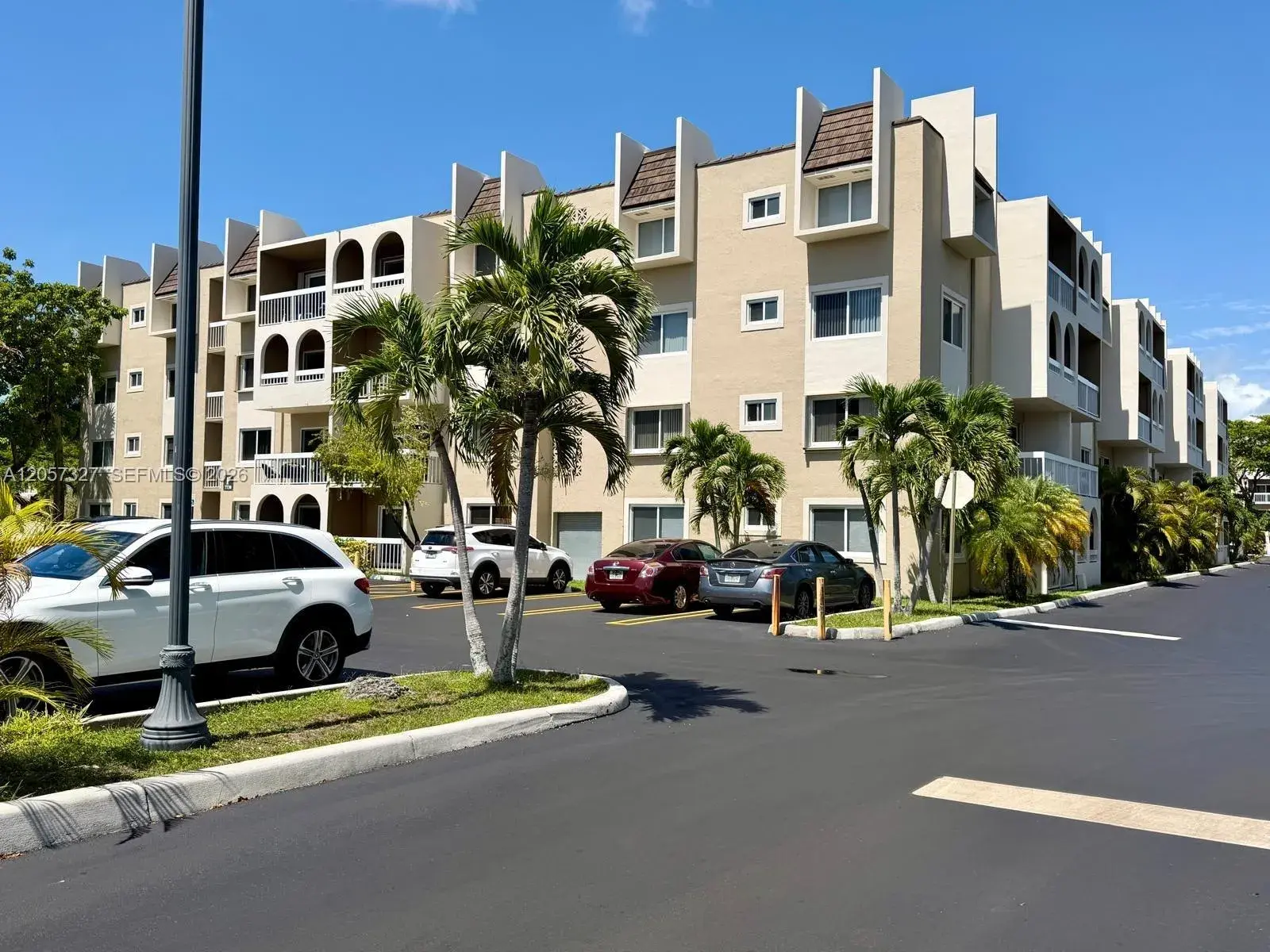 1 bedroom 1 bath Residential Lease for rent at 7730 Camino Real # 406, Miami FL 33143
