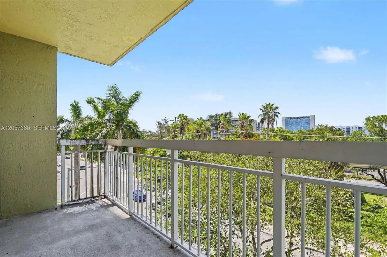 816 NW 11th St # 402, Miami FL 33136