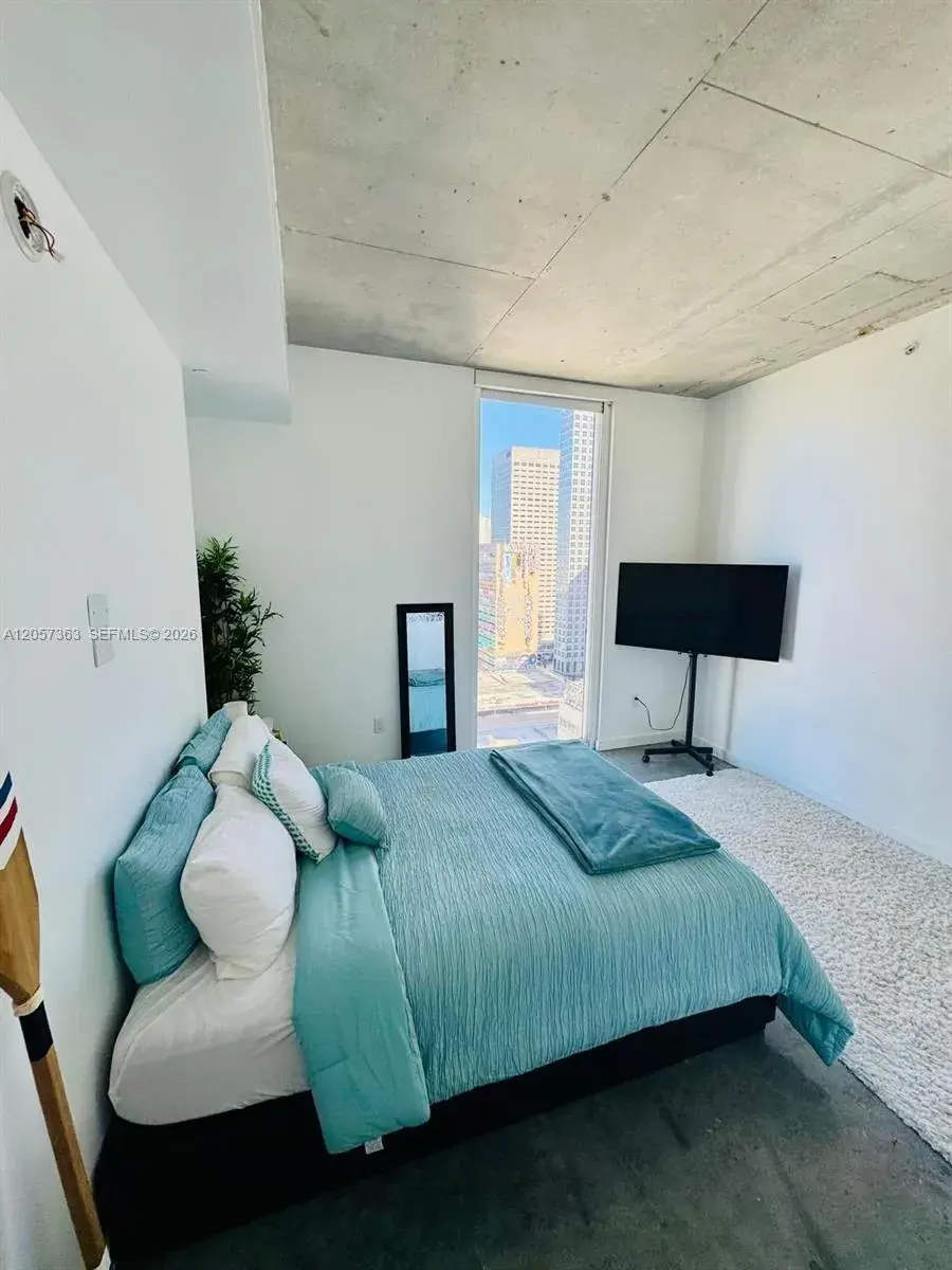 151 SE 1st St # 2102, Miami FL 33131