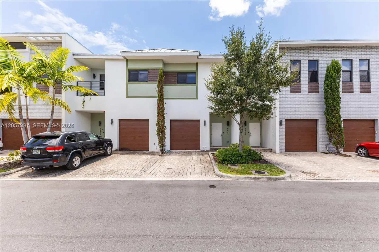 2 bedroom 2 bath Residential Lease for rent at 4444 NW 9th St # 0, Plantation FL 33317