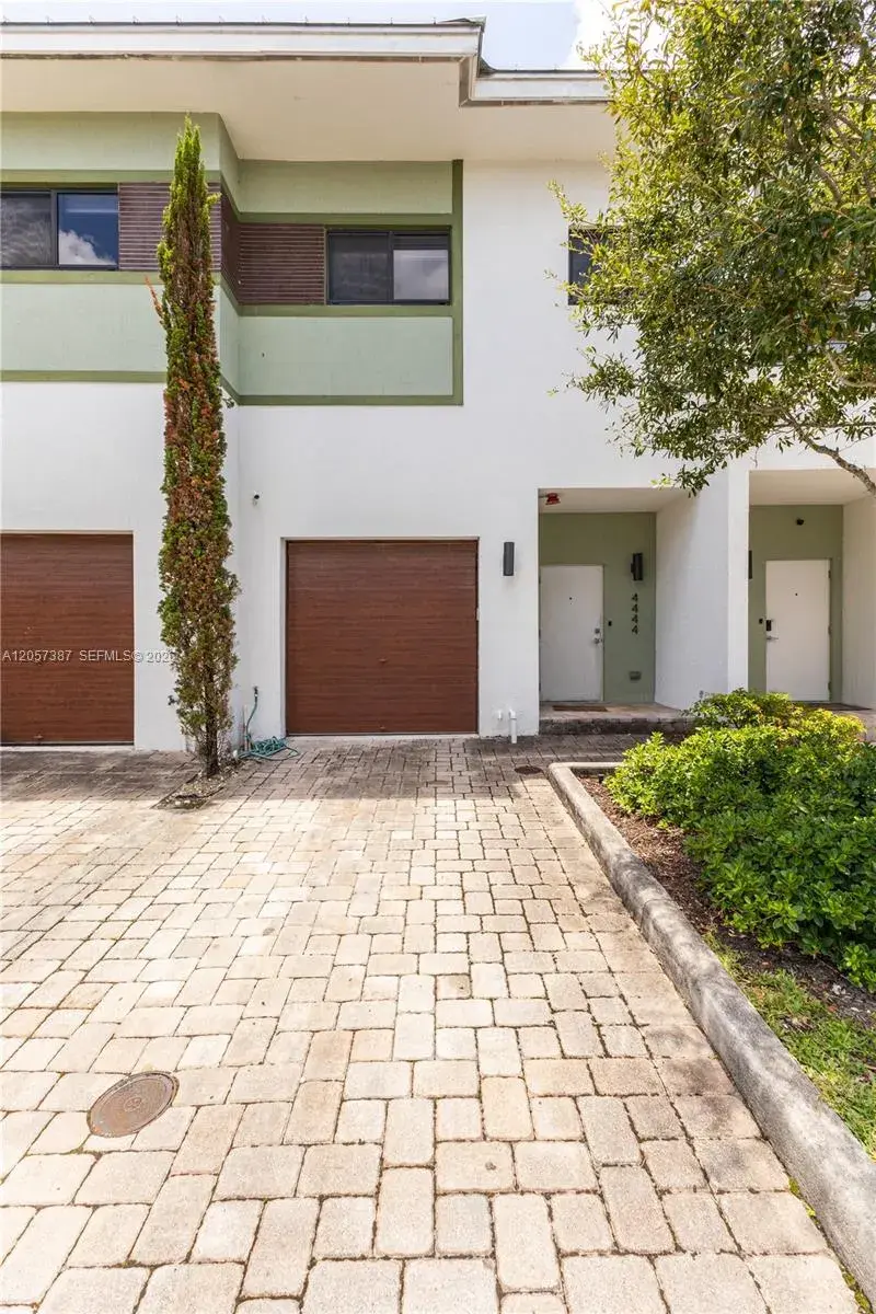 4444 NW 9th St # 0, Plantation FL 33317