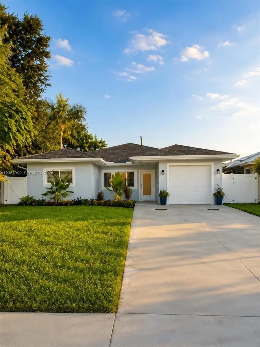 3 bedroom 2 bath Residential Lease for rent at 6958 Park St, Hollywood FL 33024