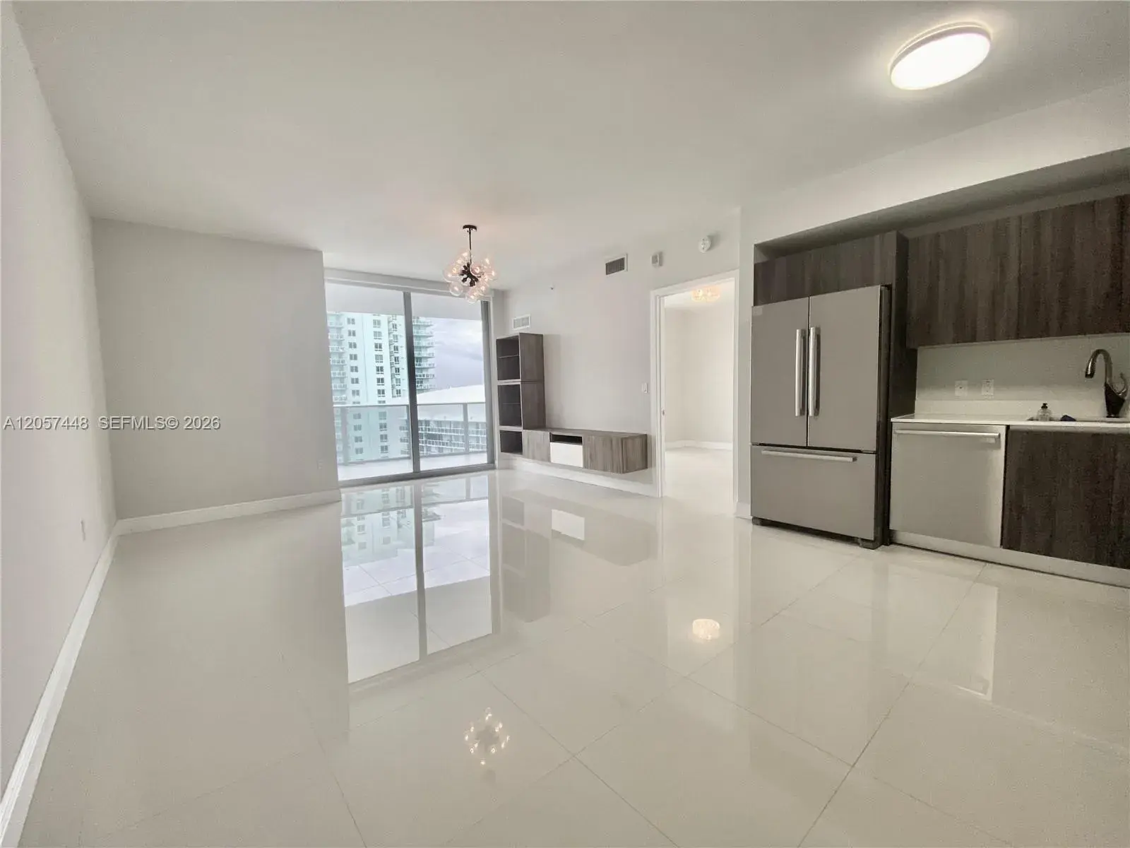1 bedroom 1 bath Residential Lease for rent at 488 NE 18th St # 4103, Miami FL 33132