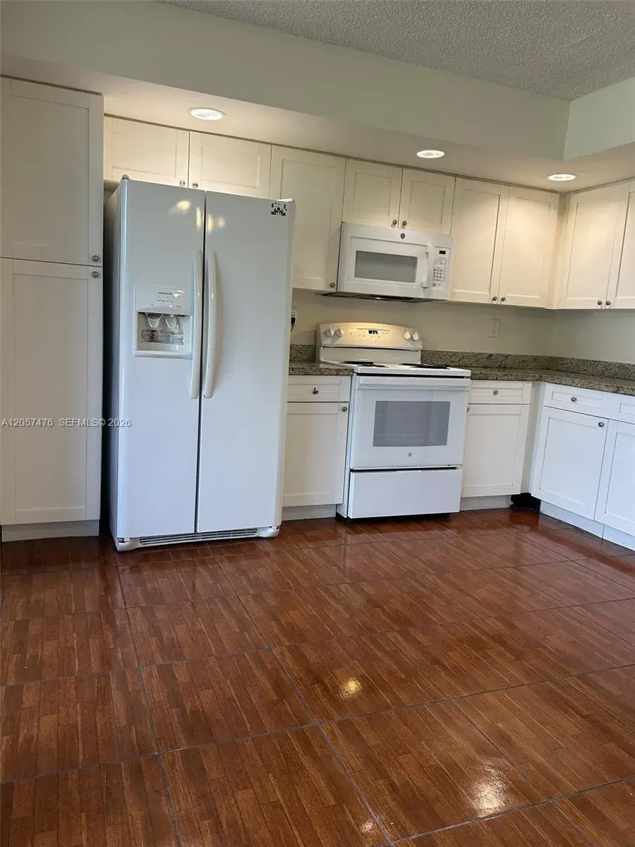 8520 SW 133rd Ave Rd # 213, Miami FL 33183