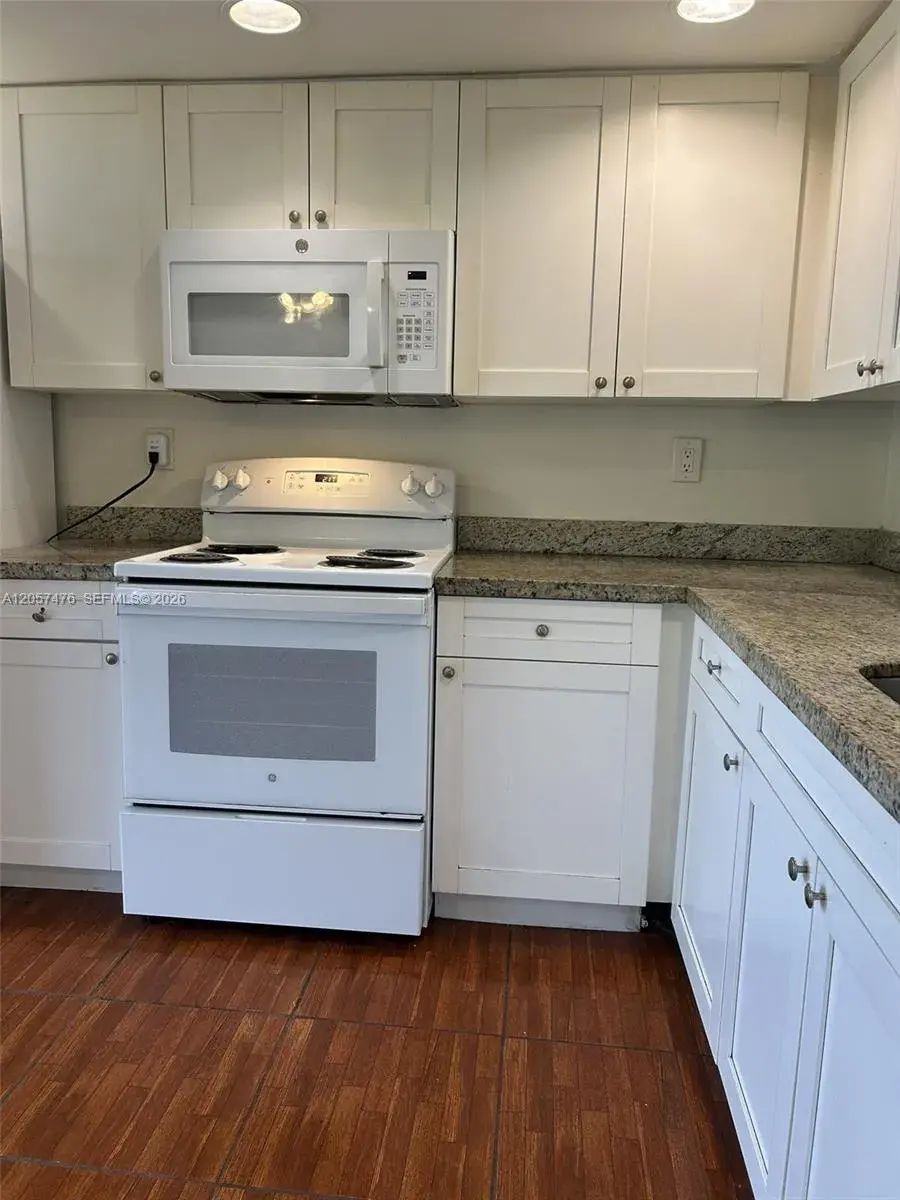8520 SW 133rd Ave Rd # 213, Miami FL 33183