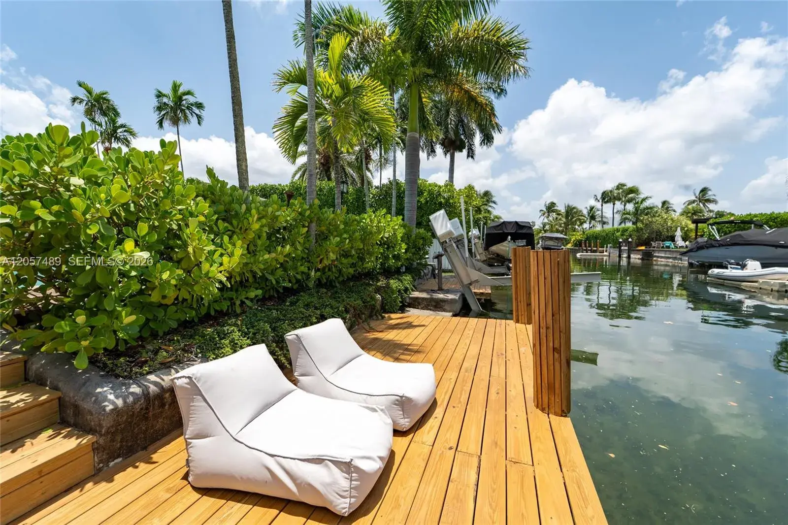 1777 Daytonia Rd, Miami Beach FL 33141