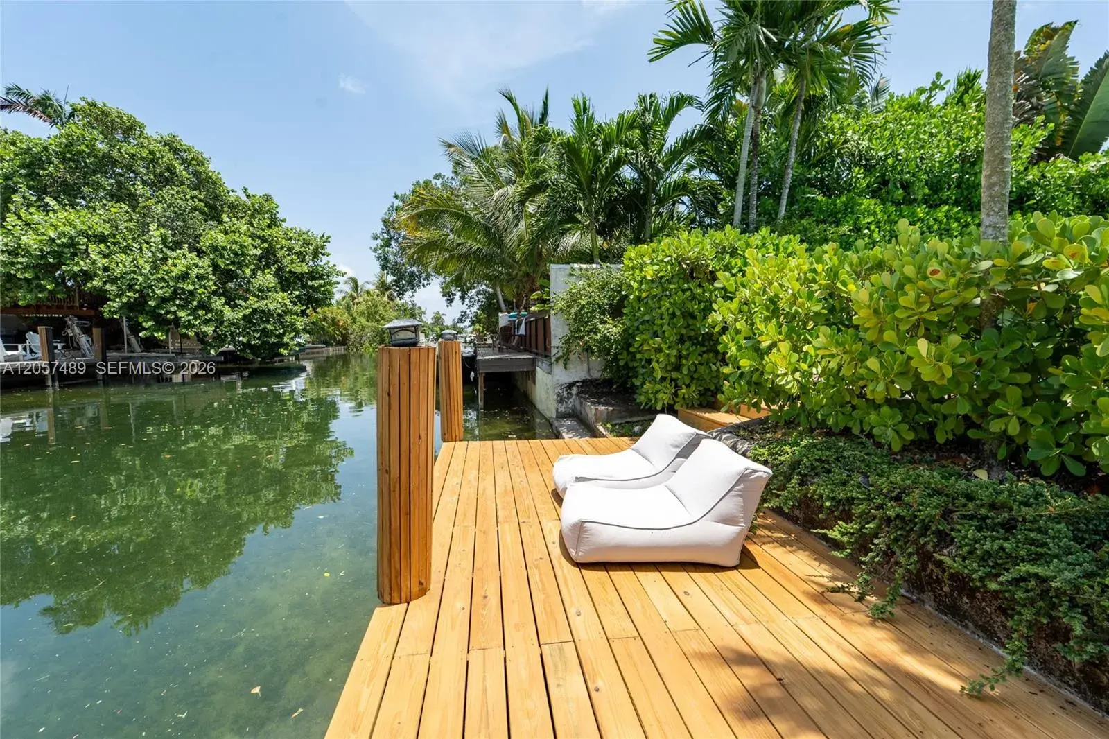 1777 Daytonia Rd, Miami Beach FL 33141