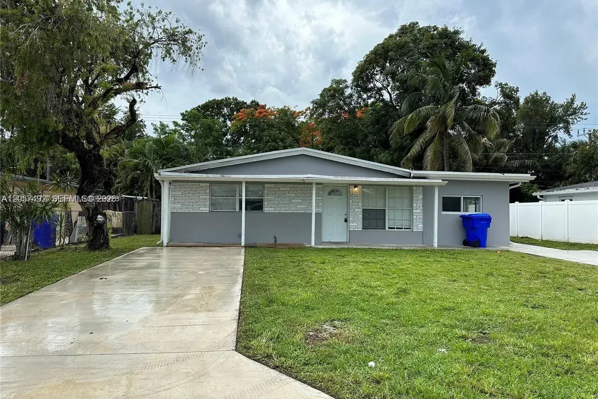 5820 Atlanta St # F, Hollywood FL 33021