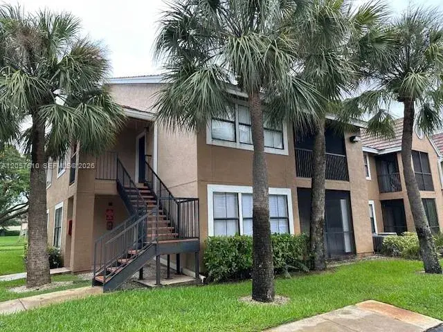 2 bedroom 2 bath Residential for sale at 15590 SW 106th Ln # 1102, Miami FL 33196