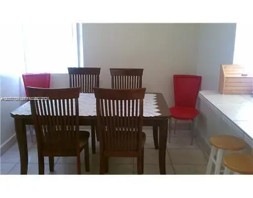 6410 SW 39th St, Miami FL 33155