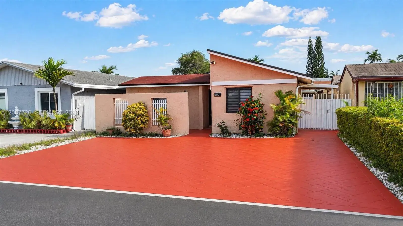 2 bedroom 2 bath Residential for sale at 10541 SW 21st Ln, Miami FL 33165