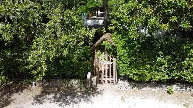 3564 Linden Ln, Miami FL 33133