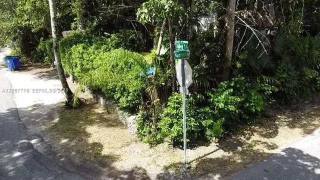 3564 Linden Ln, Miami FL 33133