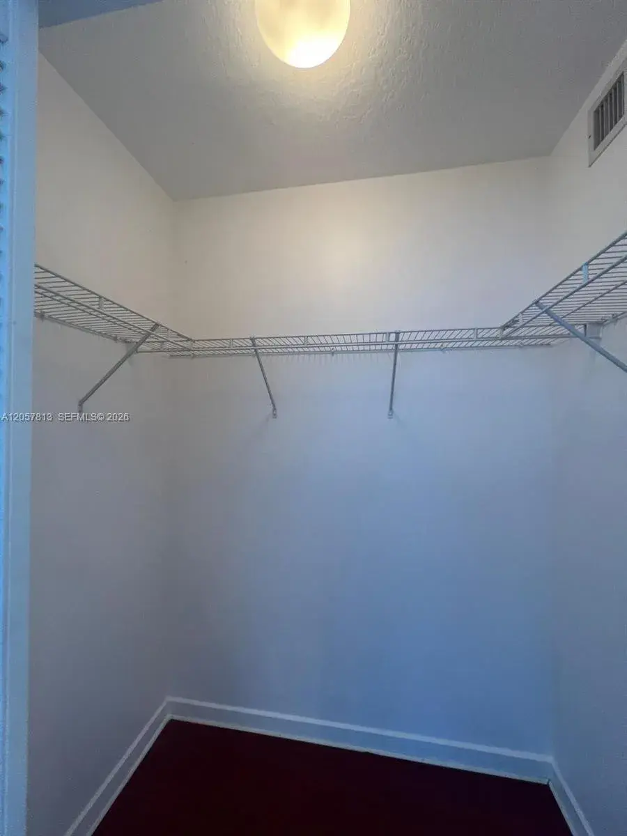 335 S Biscayne Blvd # 1606, Miami FL 33131
