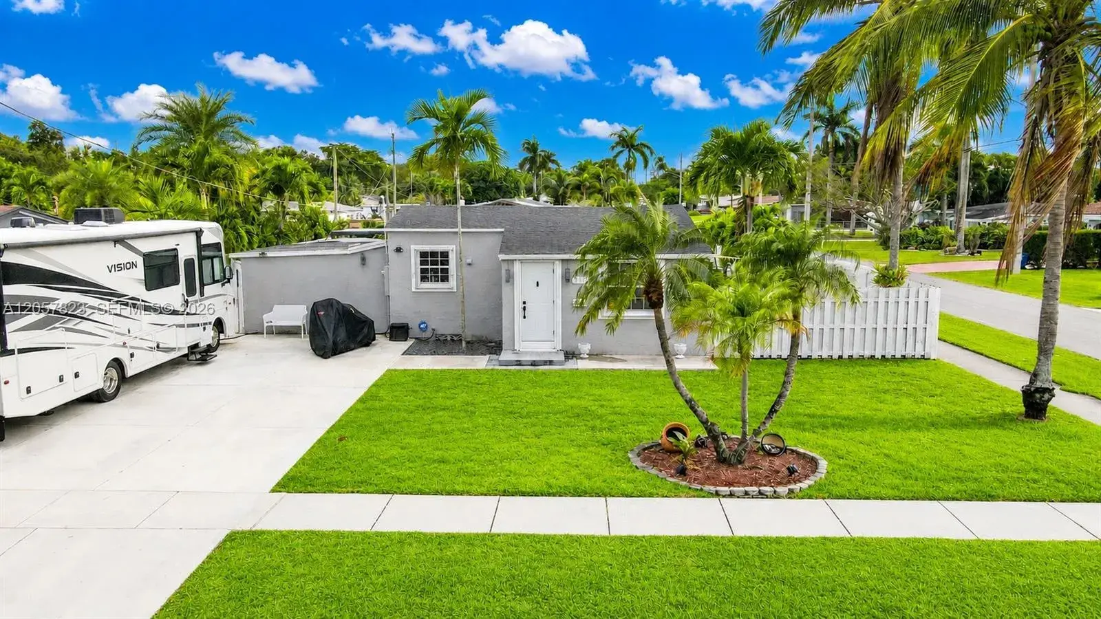 2 bedroom 1 bath Residential for sale at 117 SW 6th St, Hallandale Beach FL 33009
