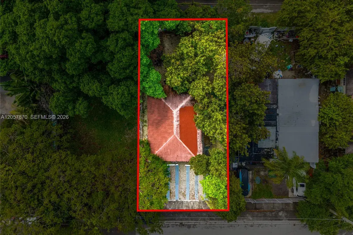 270-272 NW 35th St, Miami FL 33127