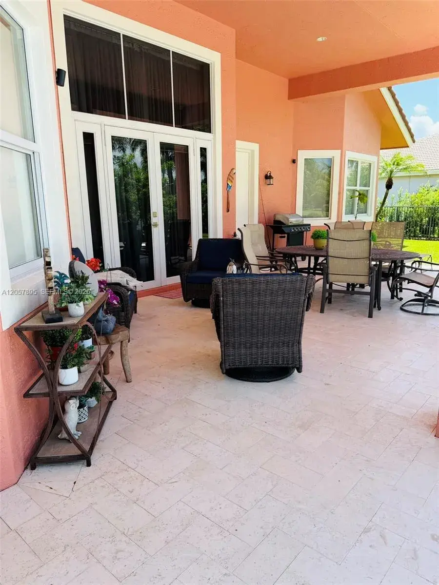 15171 SW 35th St, Davie FL 33331