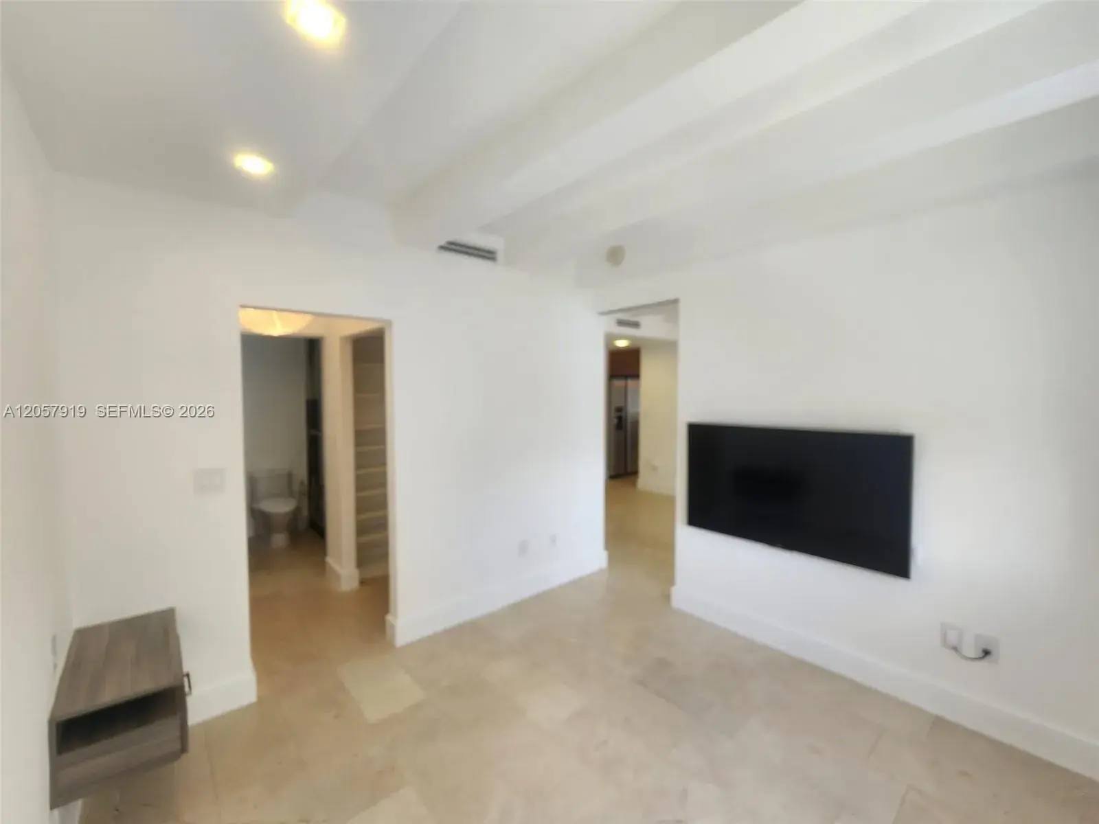 1390 Ocean Dr # 402, Miami Beach FL 33139