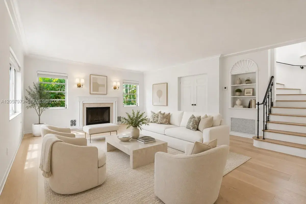 5842 Alton Rd, Miami Beach FL 33140