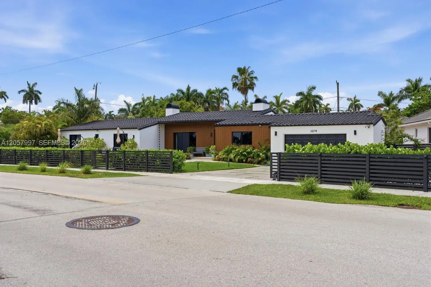 1204 S Northlake Dr, Hollywood FL 33019