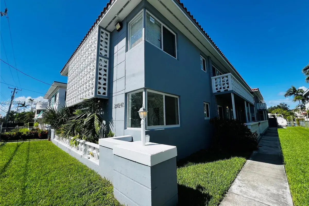 2045 Calais Dr # 7, Miami Beach FL 33141