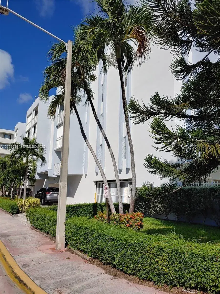 7705 Abbott Ave # 304, Miami Beach FL 33141