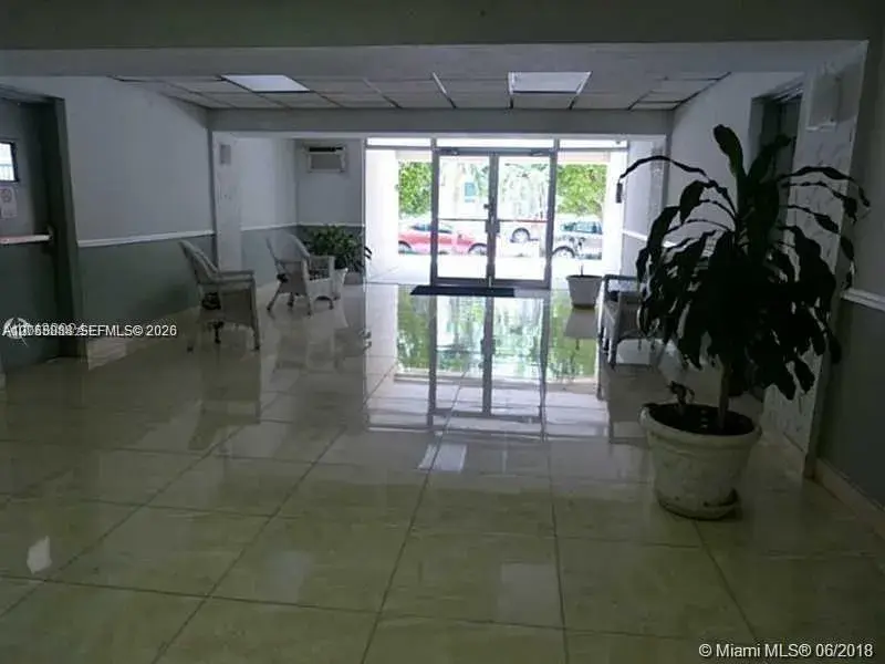 7705 Abbott Ave # 304, Miami Beach FL 33141