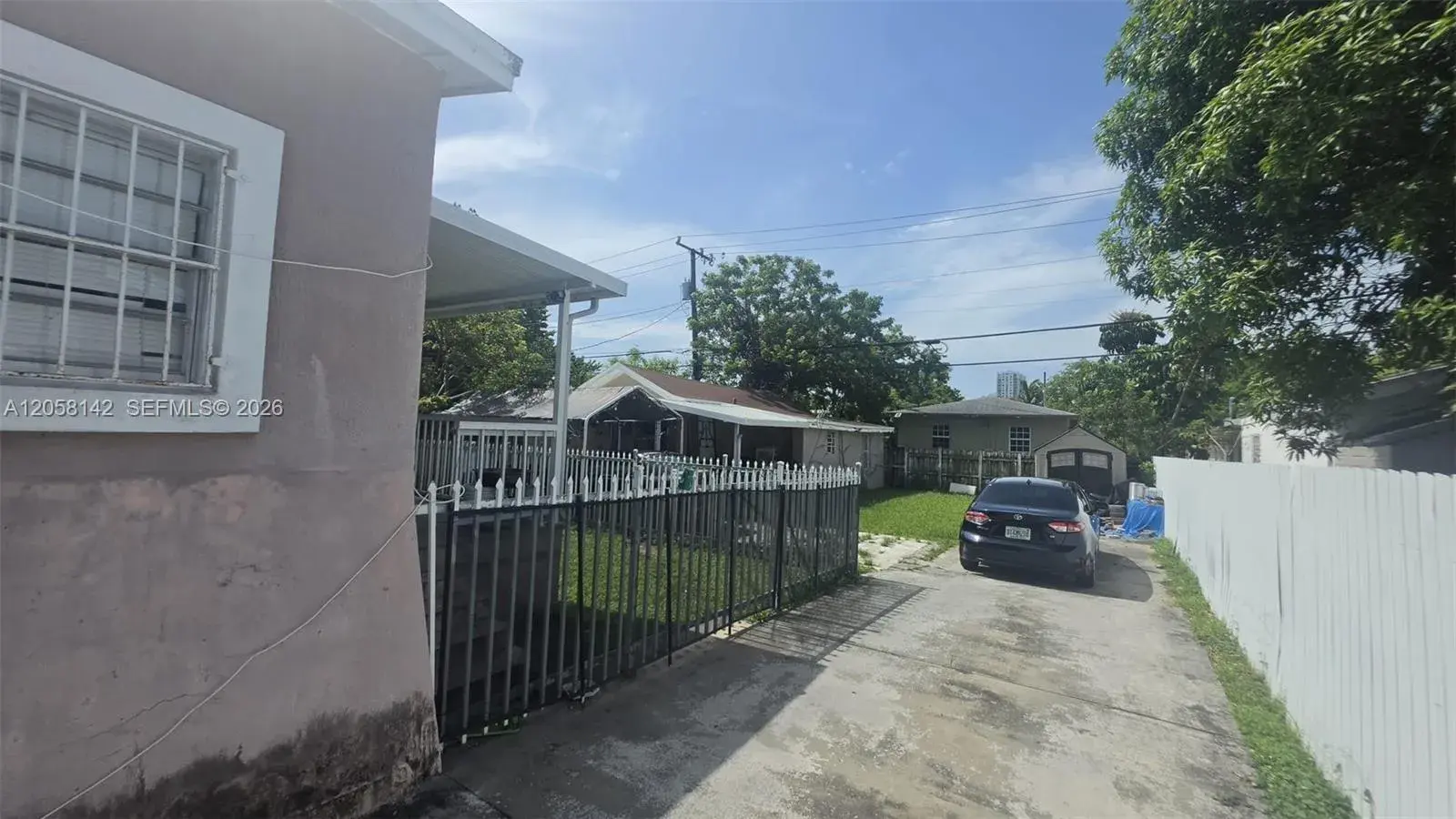1888 NW 18th St, Miami FL 33125
