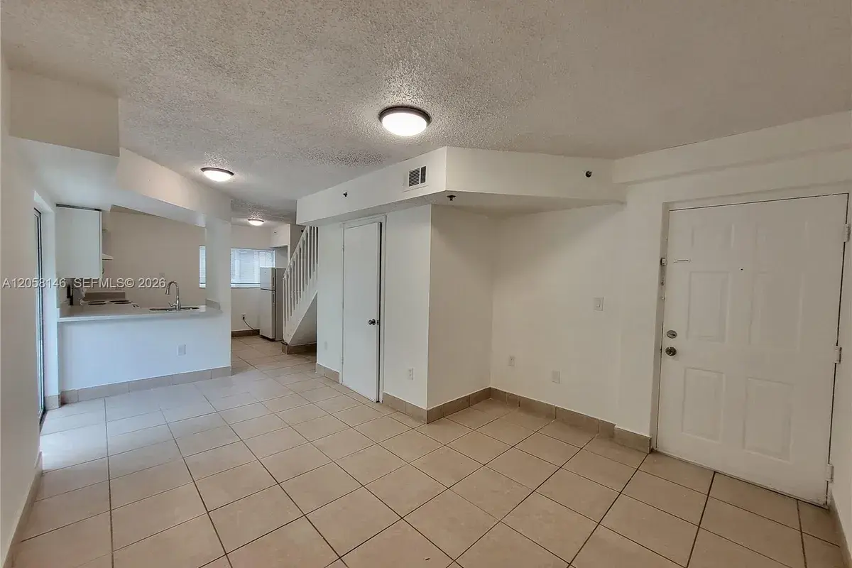 1650 NW 25th Ave # 213, Miami FL 33125