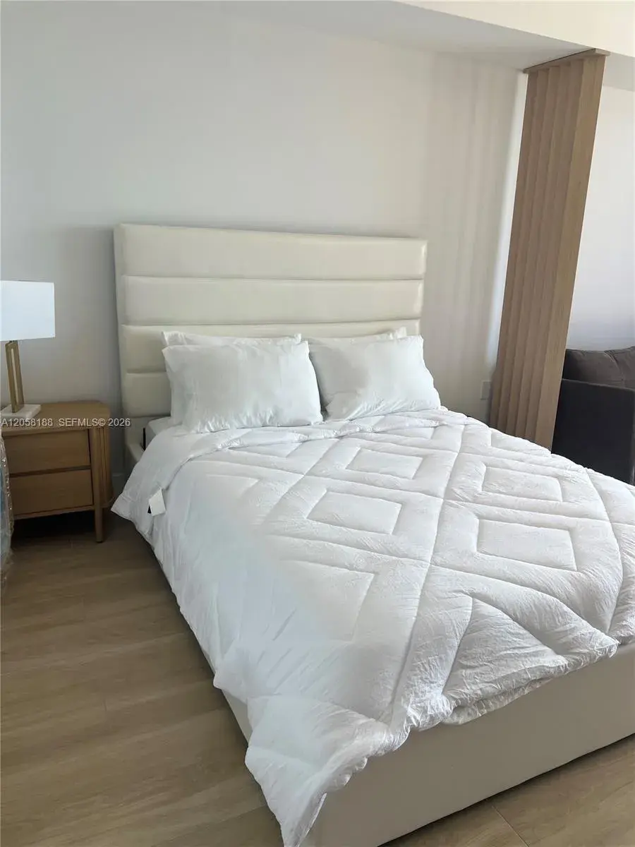 90 NE 32 # 821, Miami FL 33137