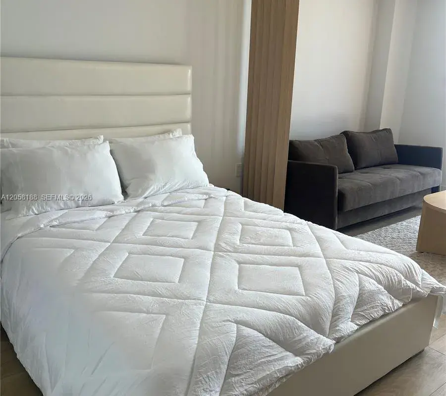 90 NE 32 # 821, Miami FL 33137