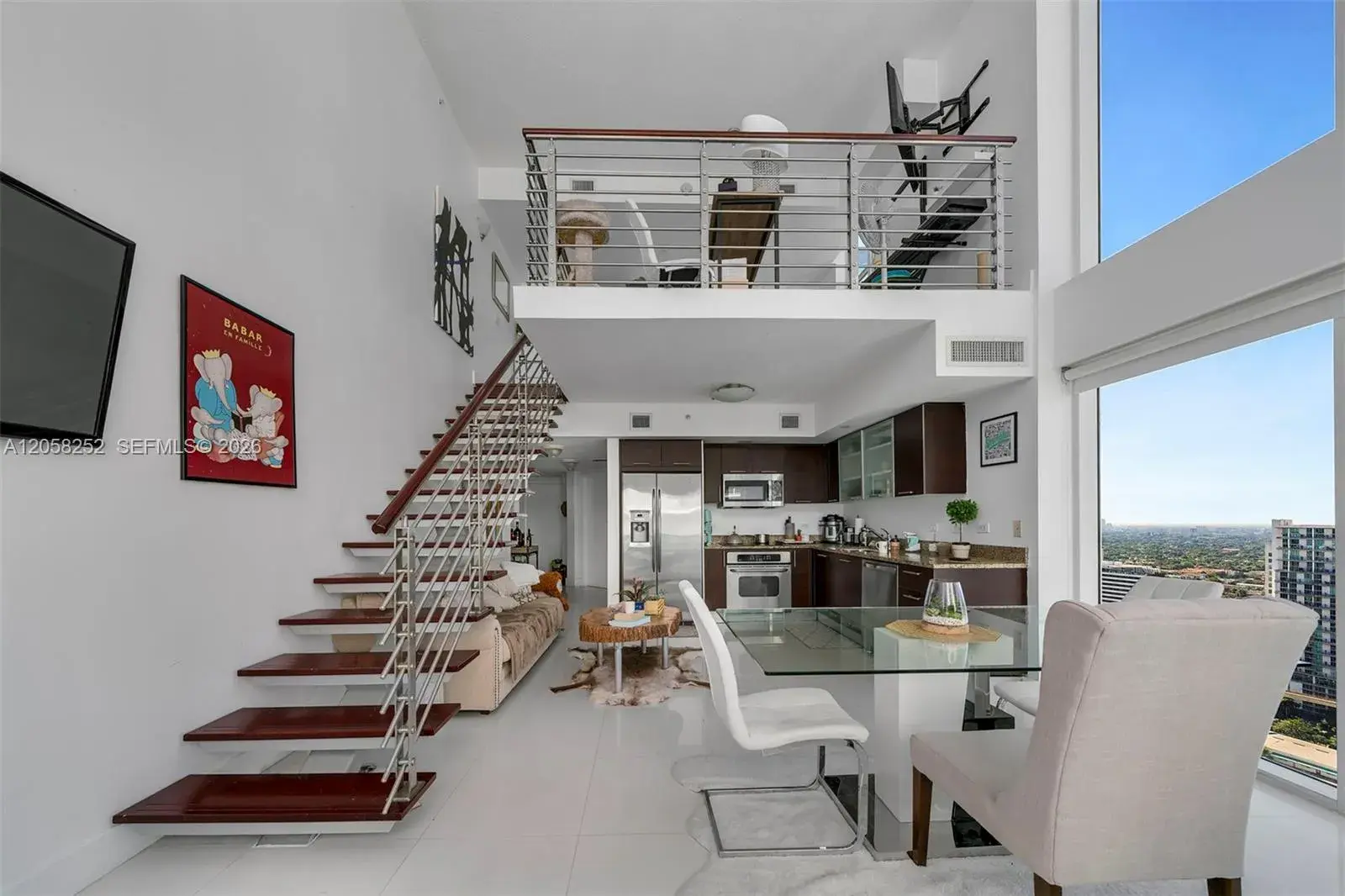 2 bedroom 2 bath Residential Lease for rent at 41 SE 5th St # 2117, Miami FL 33131