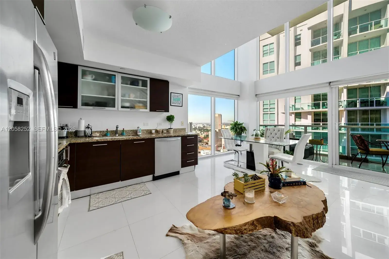 41 SE 5th St # 2117, Miami FL 33131
