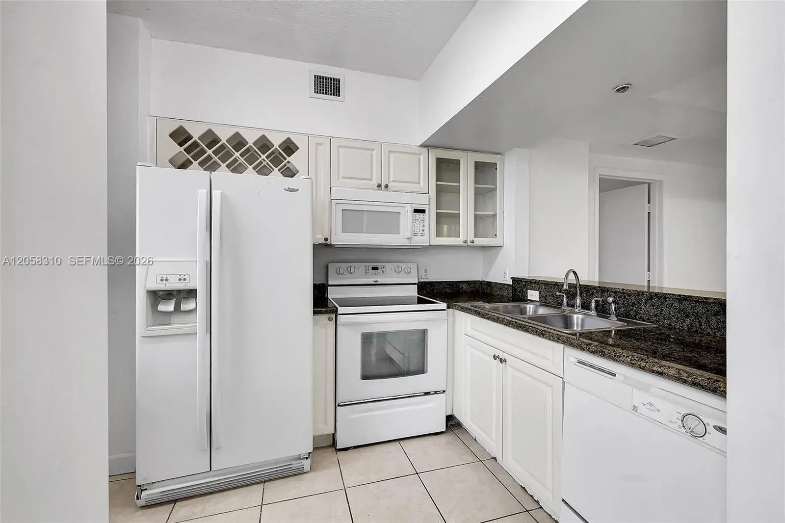 2 bedroom 2 bath Residential for sale at 1 Glen Royal Pkwy # 1010, Miami FL 33125