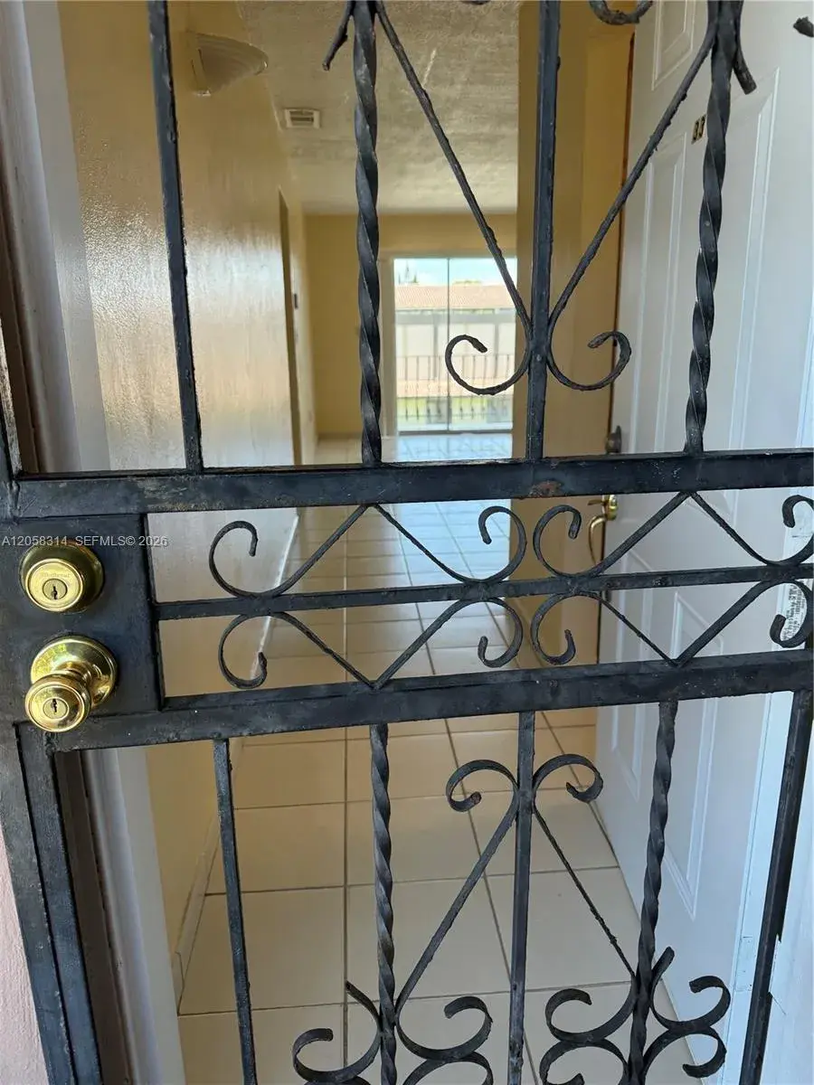 10 SW 45th Ave # 33, Miami FL 33134
