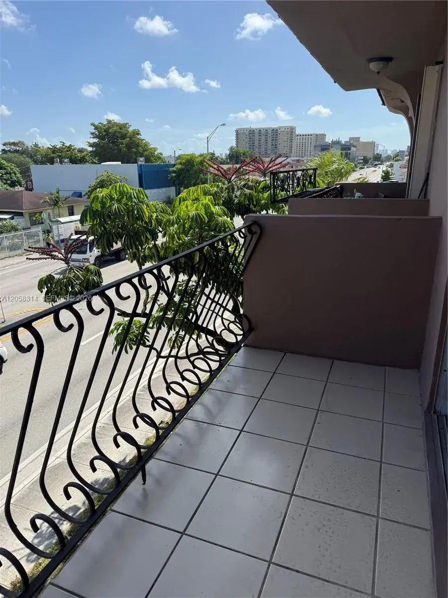 10 SW 45th Ave # 33, Miami FL 33134