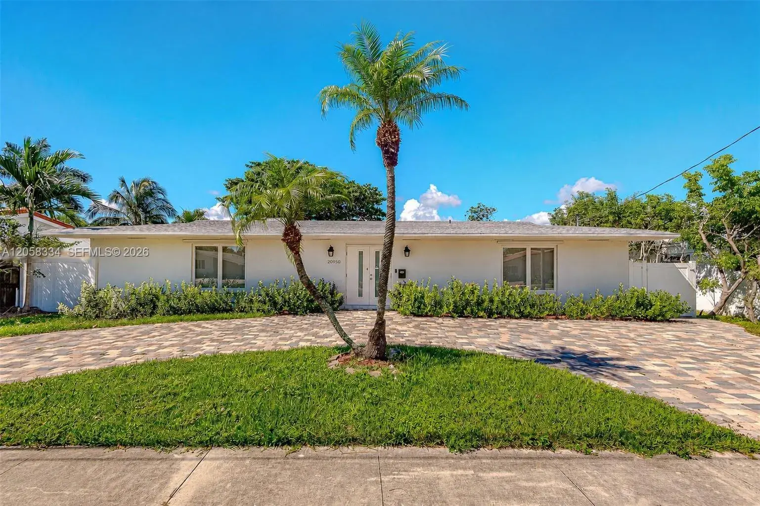 20950 NE 25th Ct, Miami FL 33180