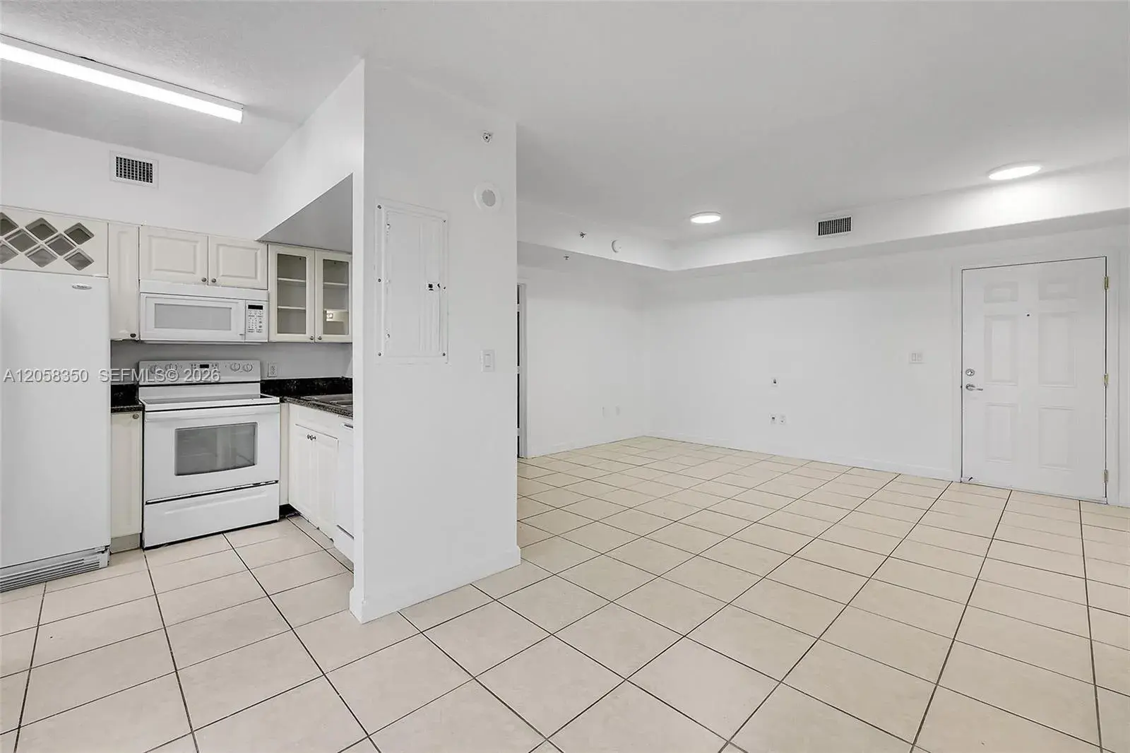 1 bedroom 2 bath Residential for sale at 1 Glen Royal Pkwy # 809, Miami FL 33125